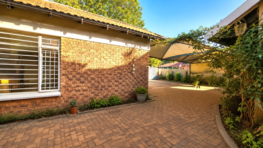 3 Bedroom Property for Sale in Ifafi North West